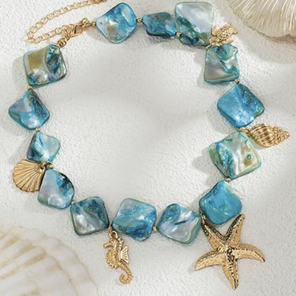 Coastal Elegance with Adjustable Chain